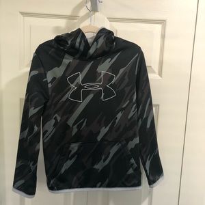 UnderArmour Black Camo hoodie Youth small